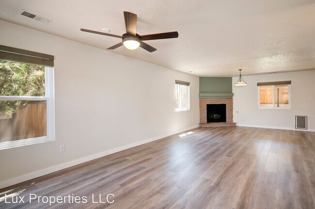 Building Photo - 4 br, 2.5 bath House - 5200 River Ridge Av...