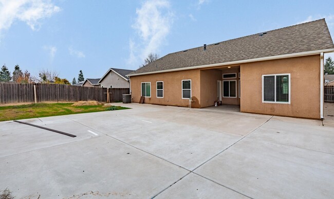 Foto del edificio - West Fresno Home for Rent