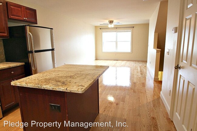 Building Photo - 501-810 River View Ln
