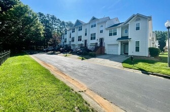 Building Photo - 6454 Royal Celadon Way
