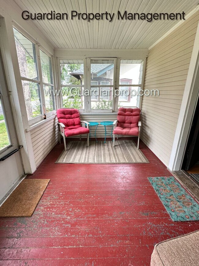 Building Photo - South Minneapolis Single Family Home, Fenc...