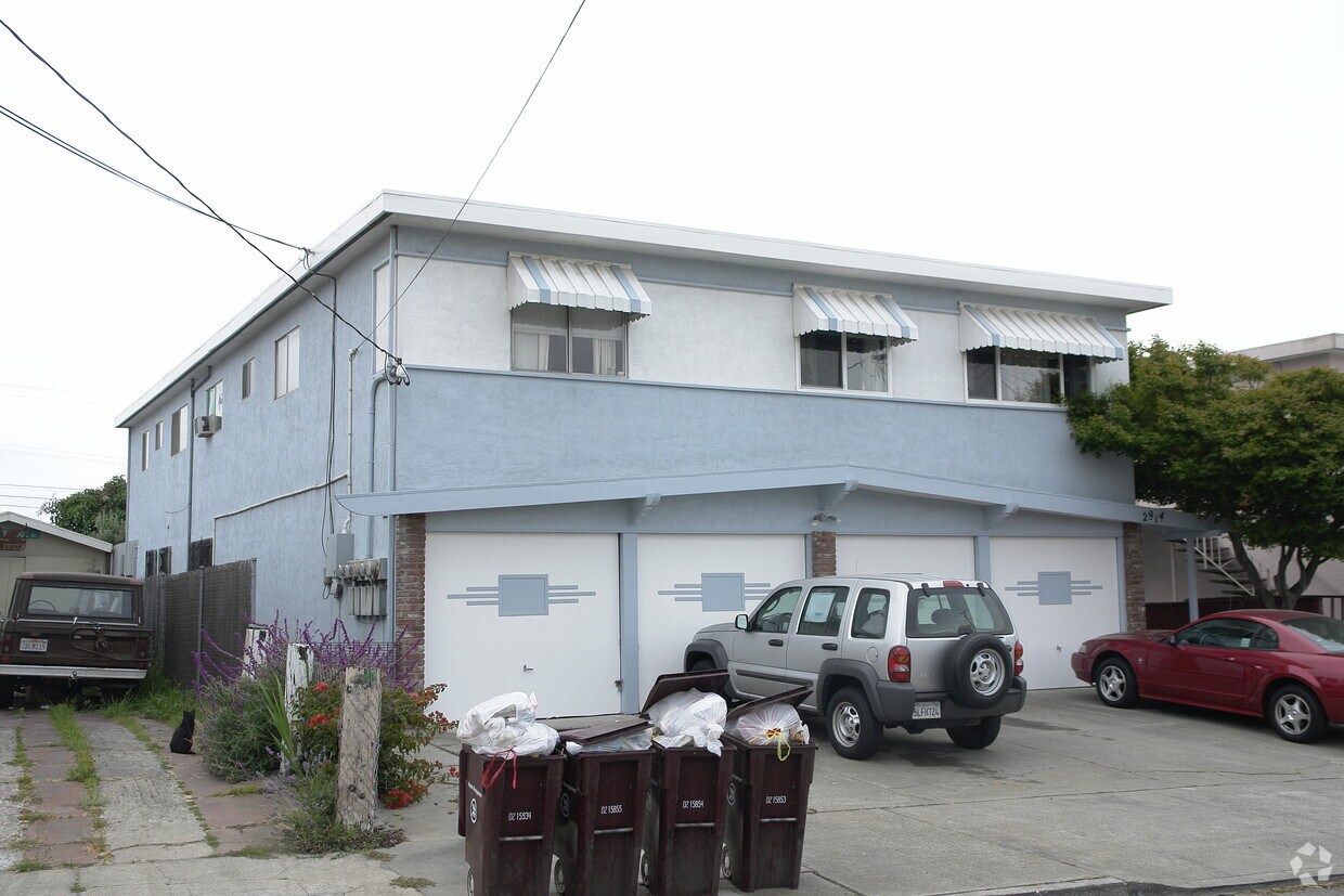 Building Photo - 2914 Abbey St