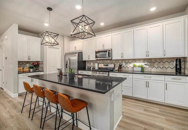 Kitchen - 8324 Holman St