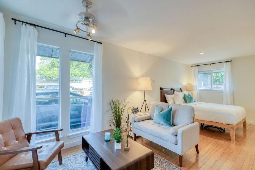 Foto principal - 2526 Durwood St