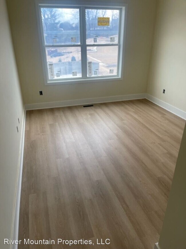 Foto del edificio - 4 br, 3.5 bath House - 1753 Staniel Dr.