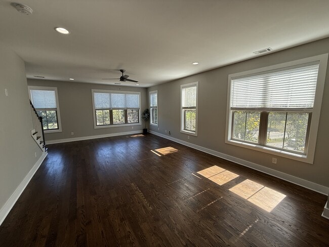 Foto del edificio - 942 Riverside Dr