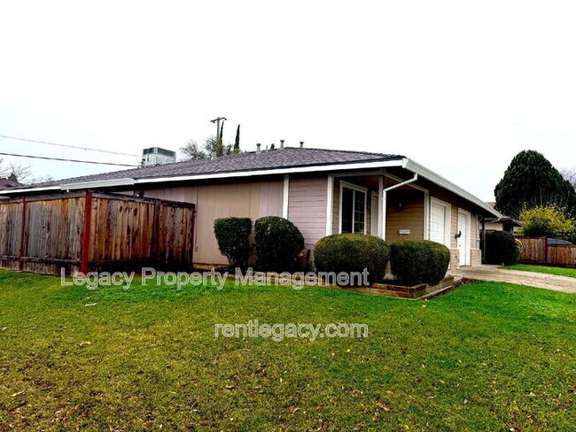 Foto del edificio - 2084 Quincy Ave