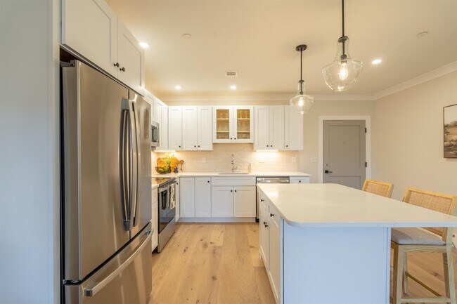 Foto del edificio - 815 Lafayette Rd