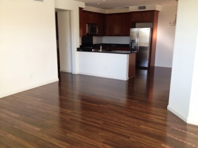 Building Photo - 43958 Paso Cedro Common
