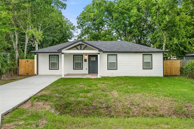 Foto del edificio - 4217 Clover St