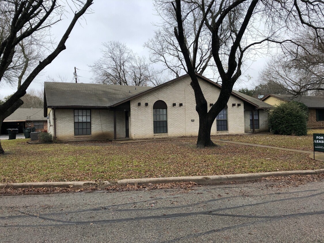 Primary Photo - Perry Properties Duplex