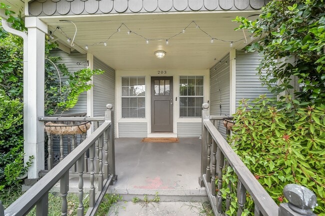 Building Photo - 203 Northwood St