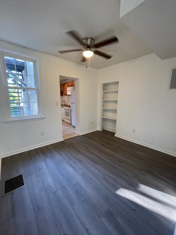 Photo - 215 9th St (Laurel, MD) Apartment