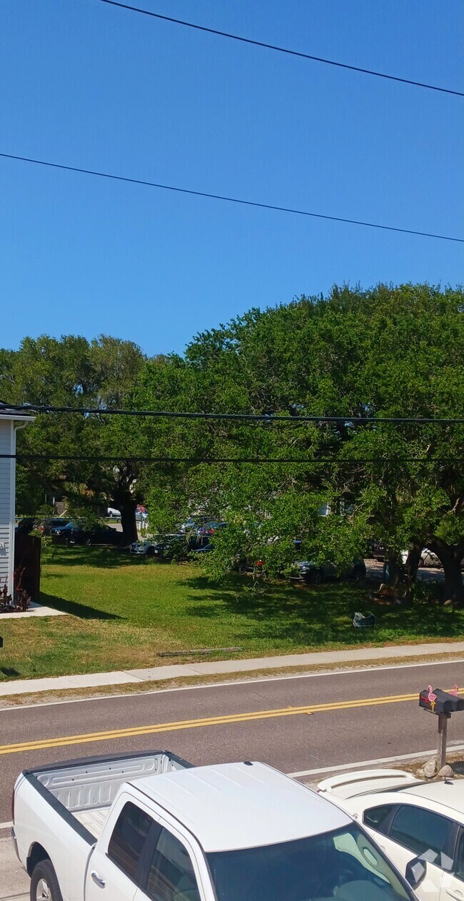 Coquina Gables Estates Apartments for Rent with a Yard Saint