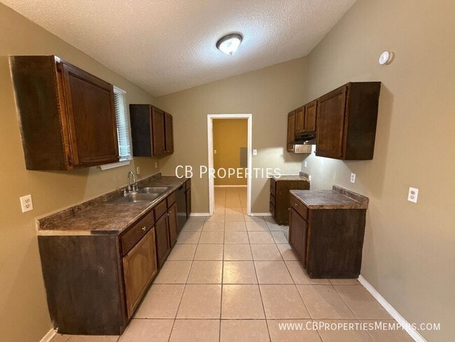 Building Photo - 5729 E Burnette Pl