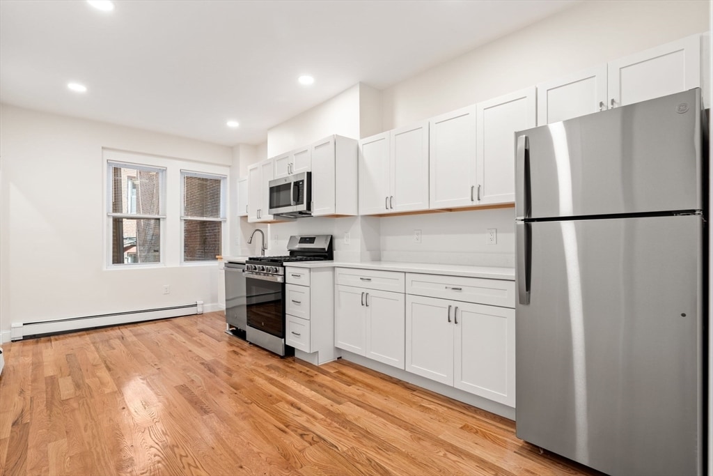 Foto principal - 198 Salem St