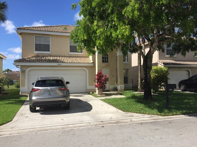 Building Photo - 10266 Serene Meadow Dr N