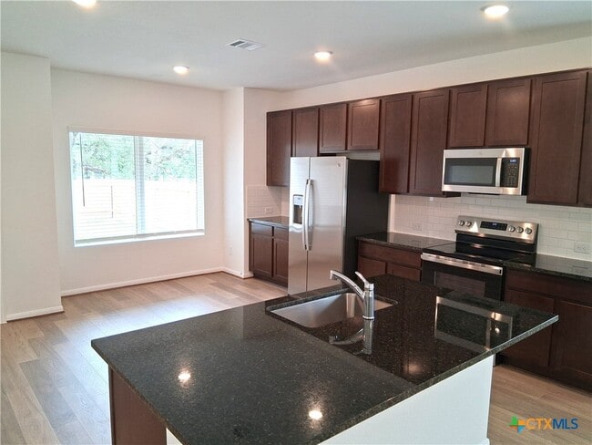 Building Photo - 253 Villars Dr