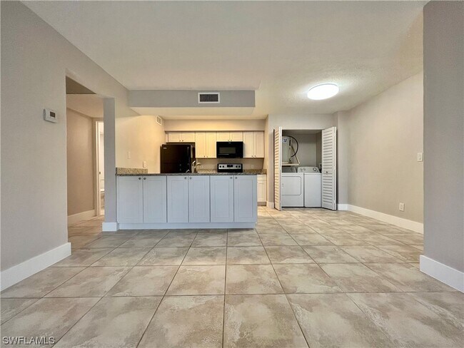 Foto del edificio - 5321 Summerlin Rd