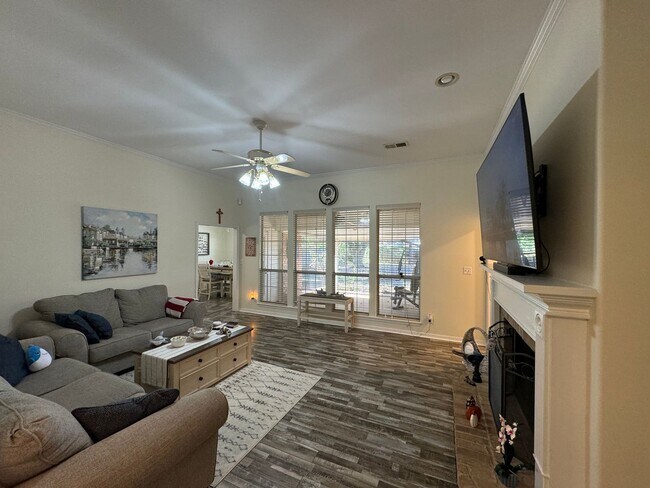 Foto del edificio - 4 Bedroom close to Barksdale Air Force Bas...