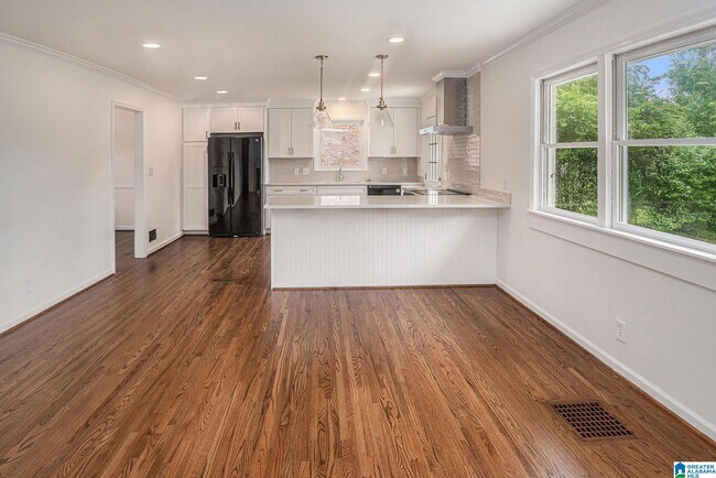 Building Photo - 3137 Woodhaven Dr