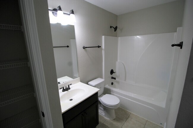 Foto del edificio - 616 41st Ave N