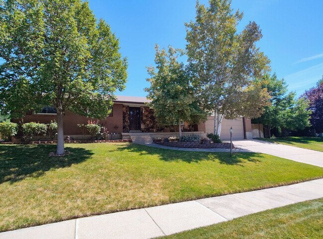 Photo - 5 Bd 3 Ba Home in Sandy