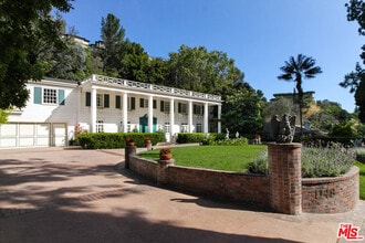 Building Photo - 1148 Coldwater Canyon Dr