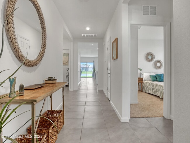 Building Photo - 7418 Tourmaline Dr