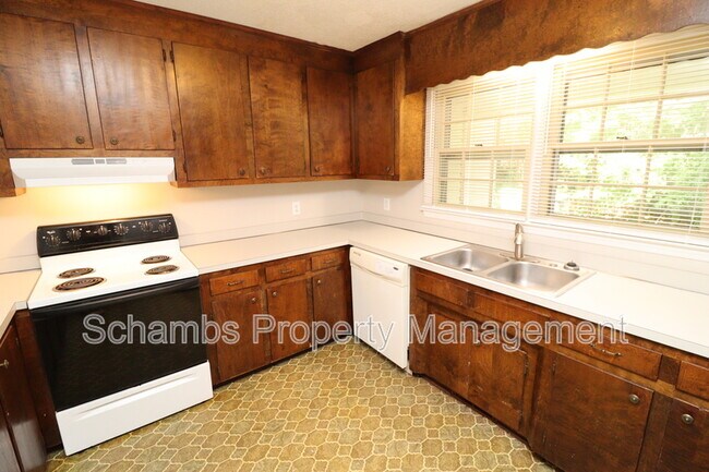 Building Photo - 5215 Deer Haven Dr