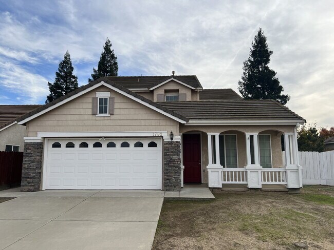 Foto del edificio - North Merced: 5 bedroom 3 bathroom 2 story...