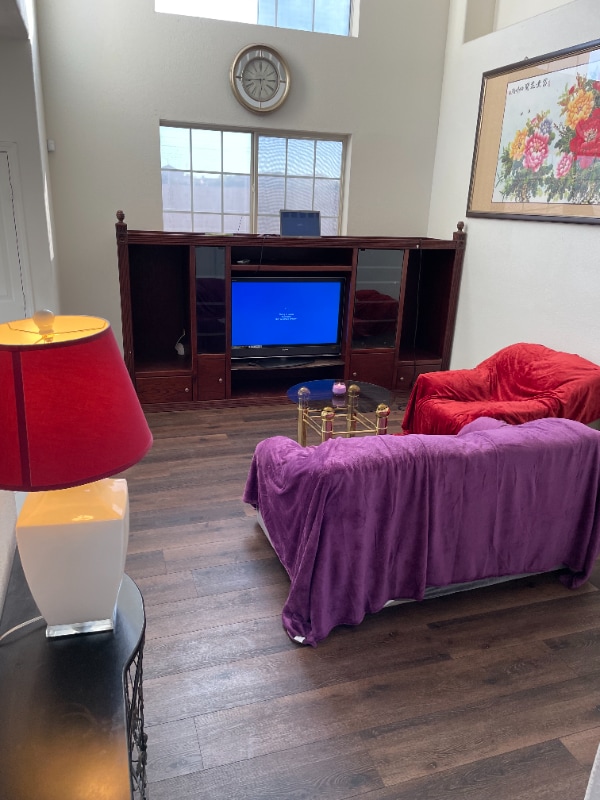 Foto del edificio - 5591 Crestlock Dr