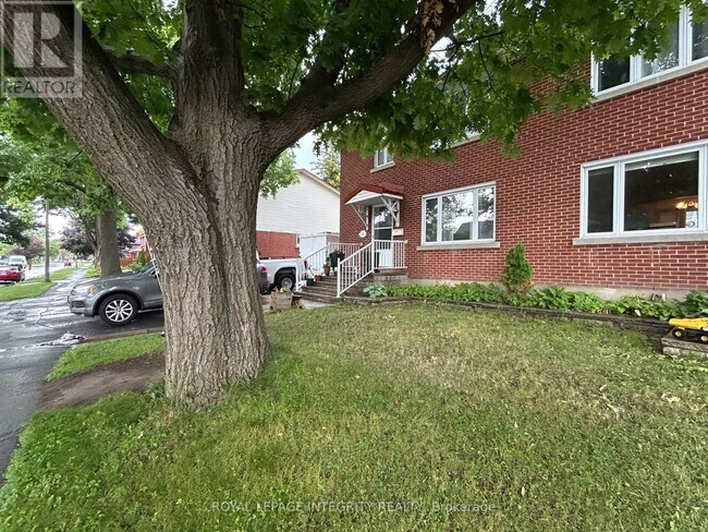 Photo du bâtiment - 1350 Leaside Ave