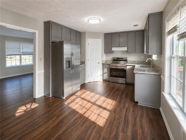 Foto del edificio - 2657 Amberly Glen Dr