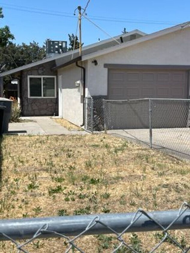 Primary Photo - 2 bedroom with Garage