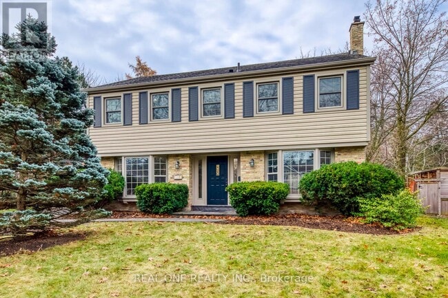 Building Photo - 120 Blyth Crescent