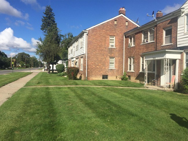 Photo - 15826 Puritan Ave
