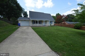 Building Photo - 2712 Bartlett Ln
