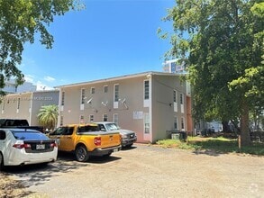 Building Photo - 1525 NW 19th Terrace