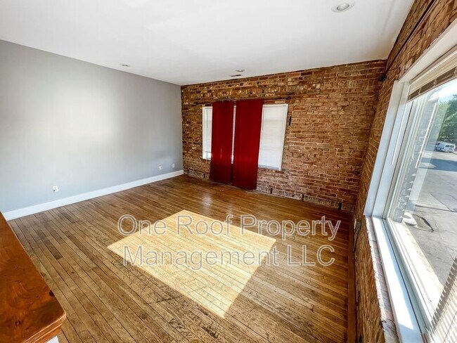 Foto del edificio - 3400 Troost Ave