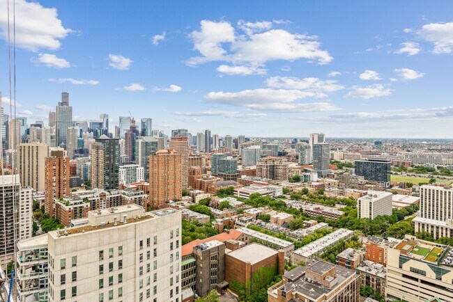 Foto del edificio - 1030 N State St