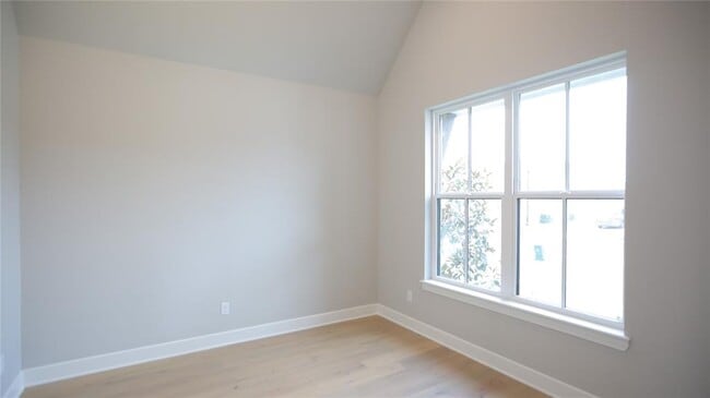 Building Photo - 8732 Beechgrove Dr