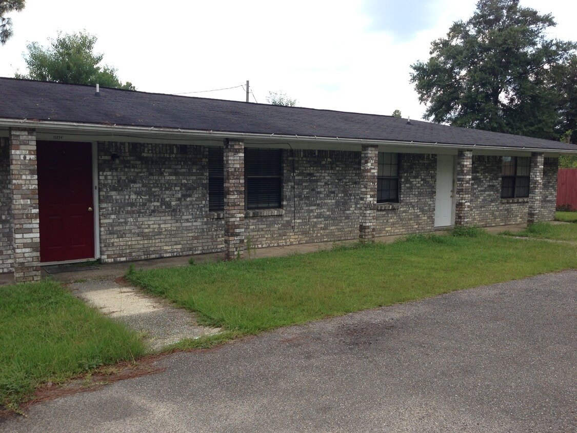 Foto principal - 15724 Cook Rd