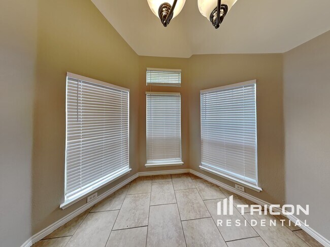 Foto del edificio - 5337 Warm Springs Trail