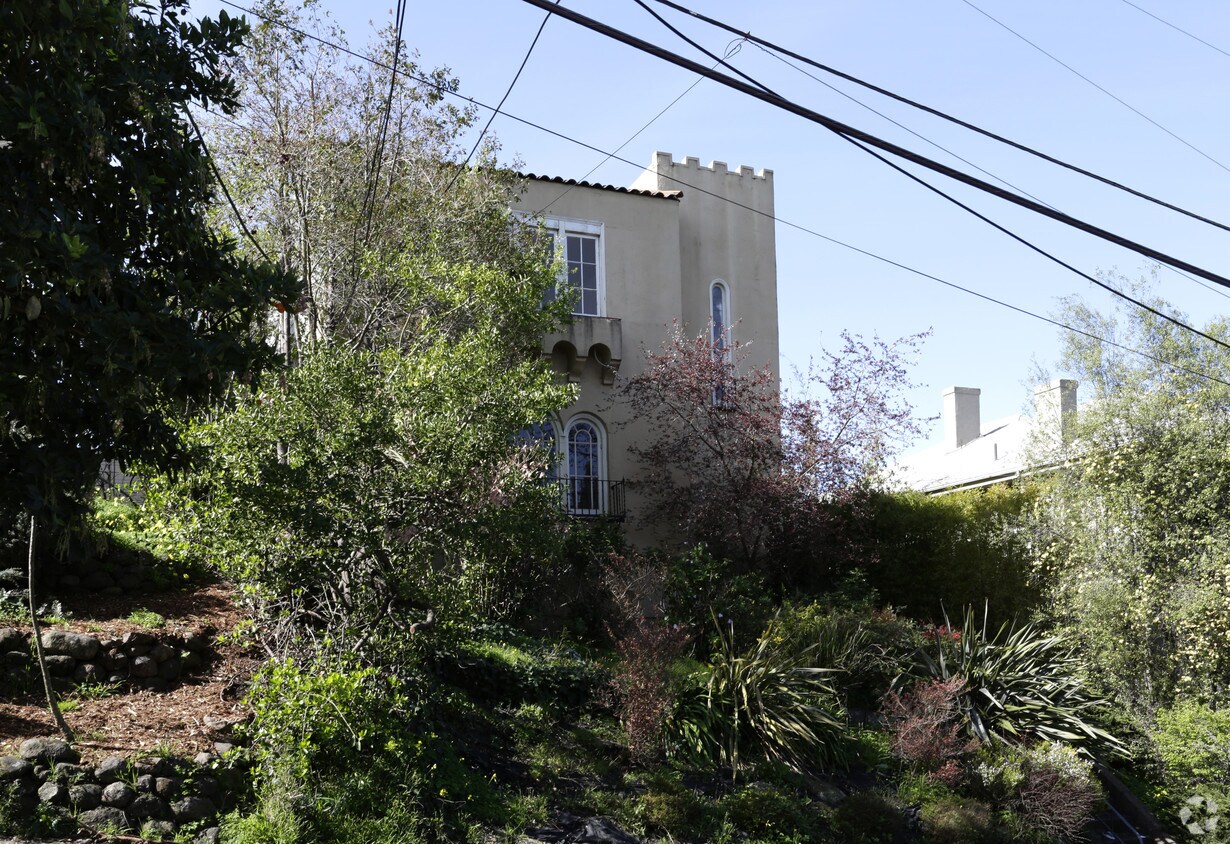 Foto del edificio - 497-503 Fairbanks Ave