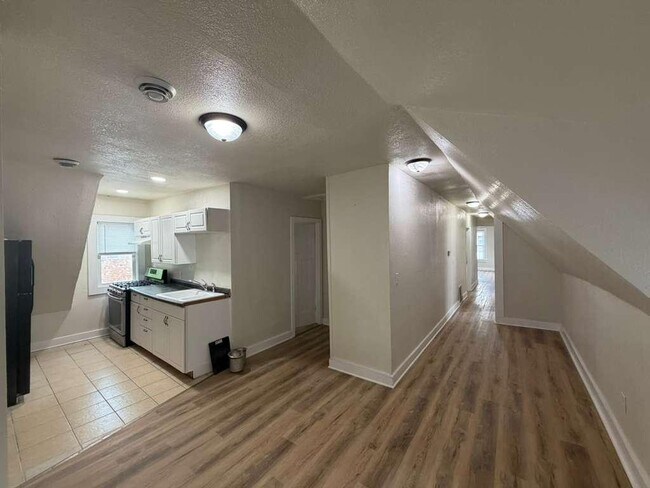 Foto del edificio - 2213-2215-2215 N Holton St