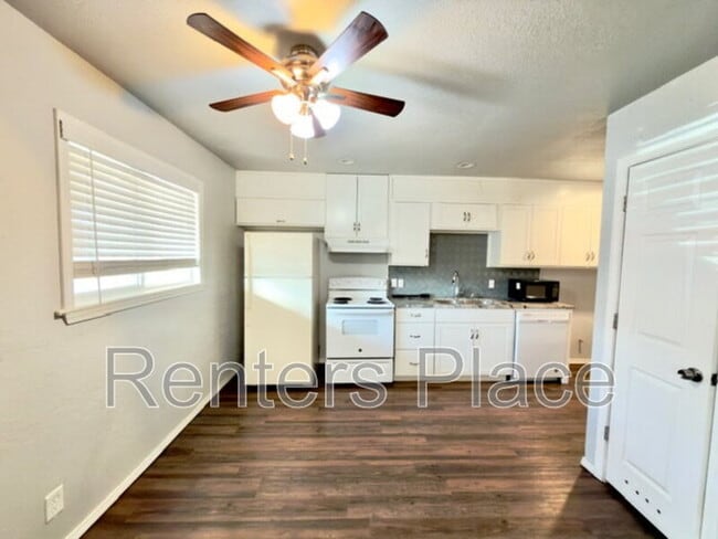 Foto del edificio - 15351 W Hwy 66