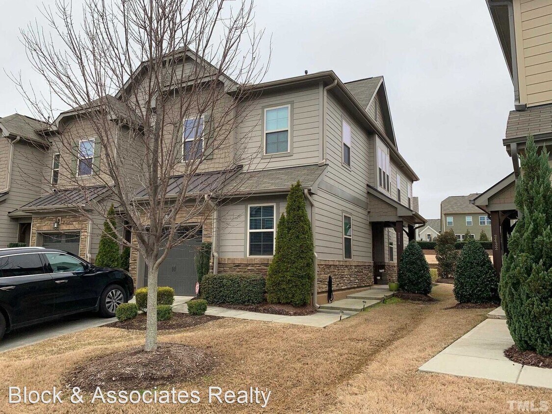 Foto principal - 4 br, 3 bath House - 2434 Baslow Drive