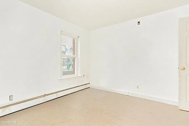 Building Photo - 2 br, 1 bath Condo - 13 Esther Street 1 (f...