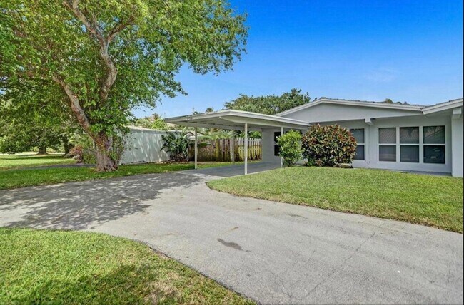 Foto del edificio - 2719 NE 28th St